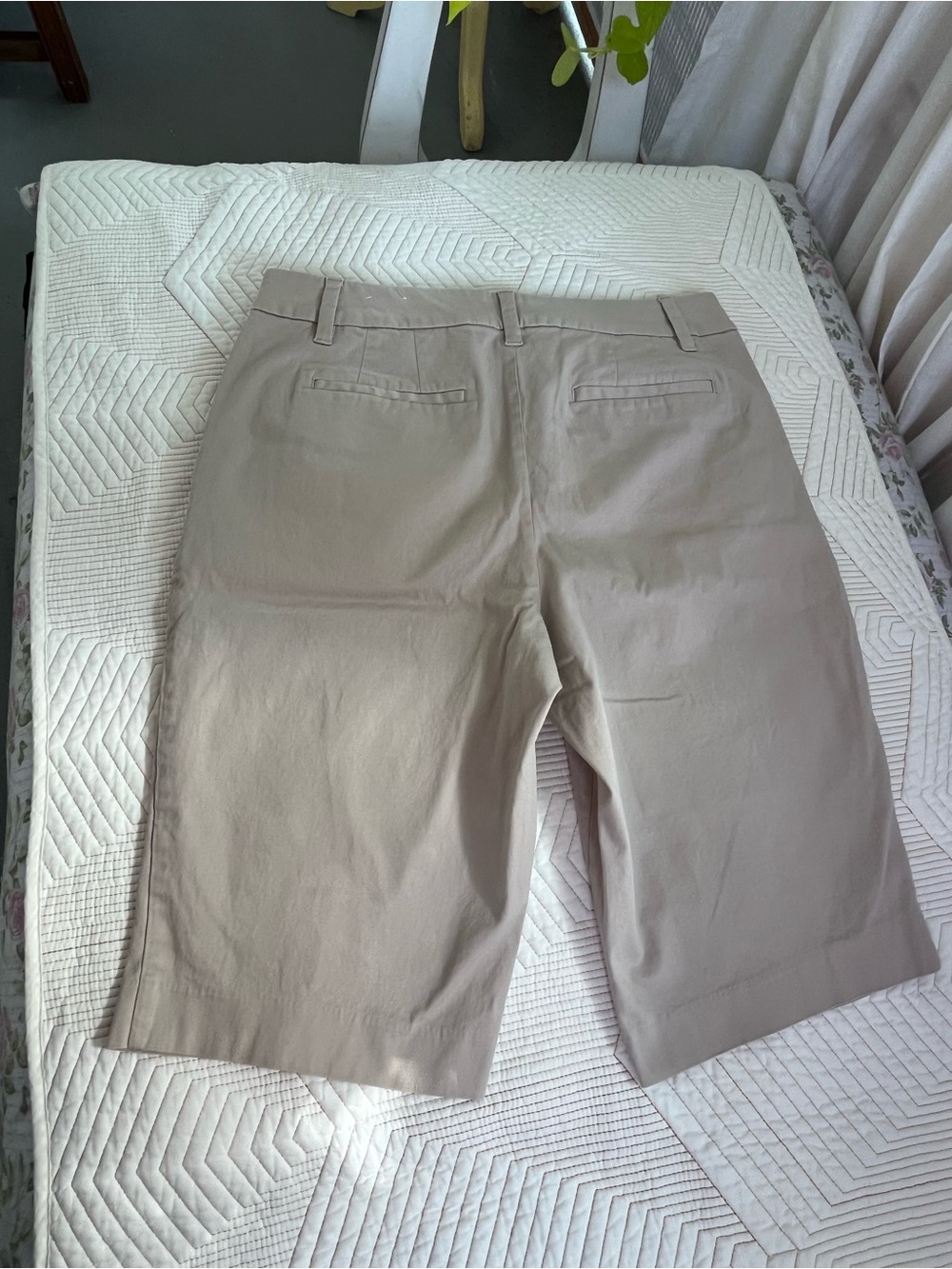 Talbots Light Beige 13" Perfect Shorts - Picture 3 of 9